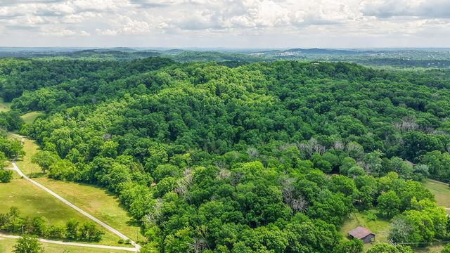 395B Allen Rd, Goodlettsville, TN 37072