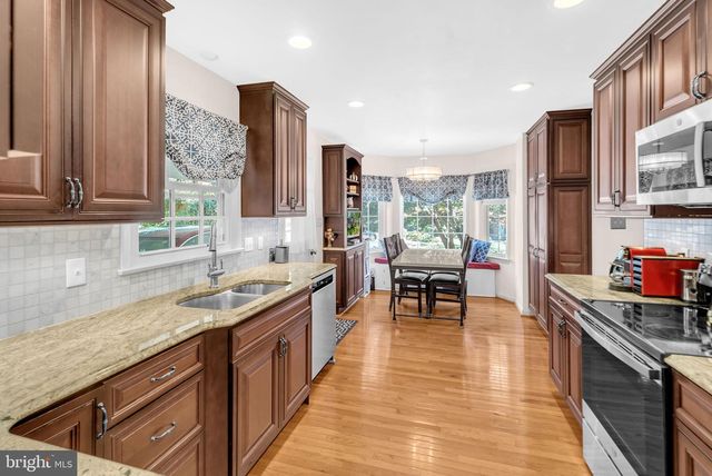 2708 N KENSINGTON ST, Arlington, VA 22207