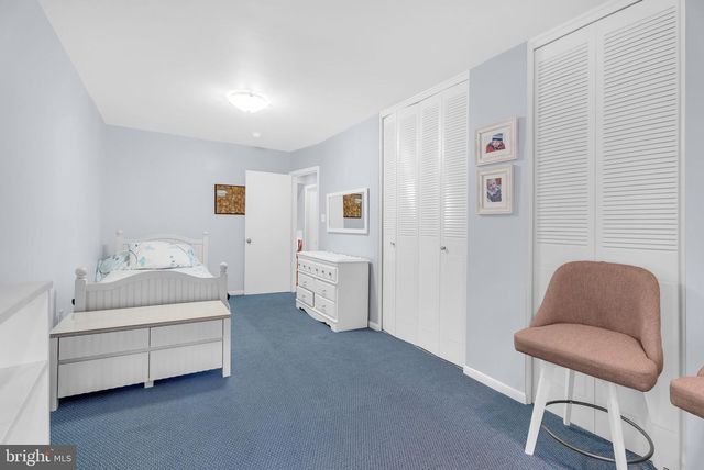 2708 N KENSINGTON ST, Arlington, VA 22207