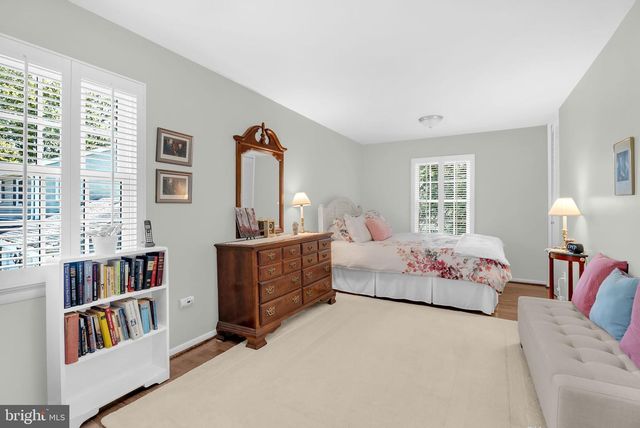 2708 N KENSINGTON ST, Arlington, VA 22207