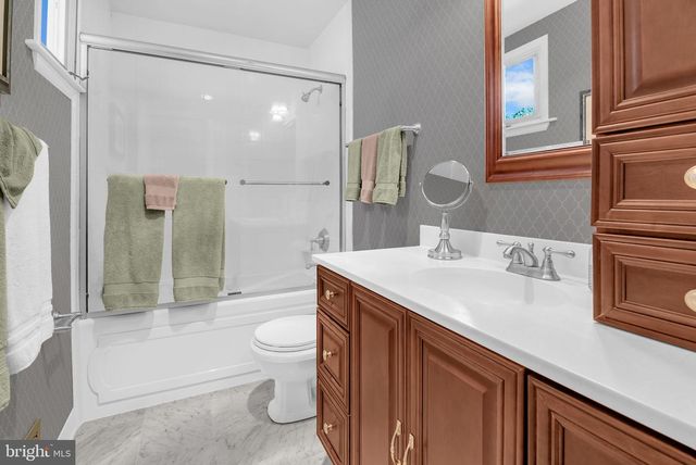 2708 N KENSINGTON ST, Arlington, VA 22207