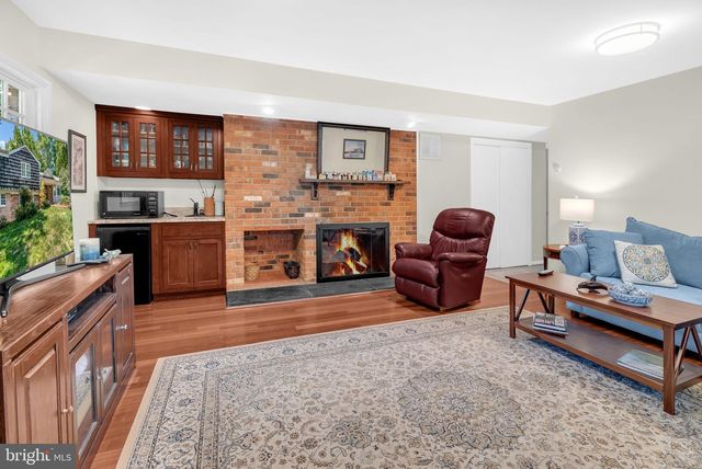 2708 N KENSINGTON ST, Arlington, VA 22207