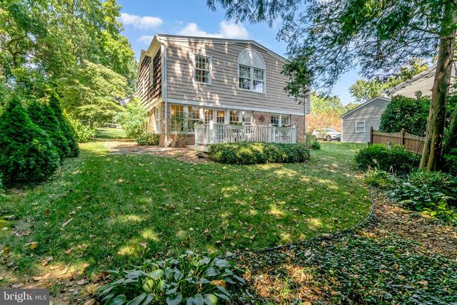 2708 N KENSINGTON ST, Arlington, VA 22207