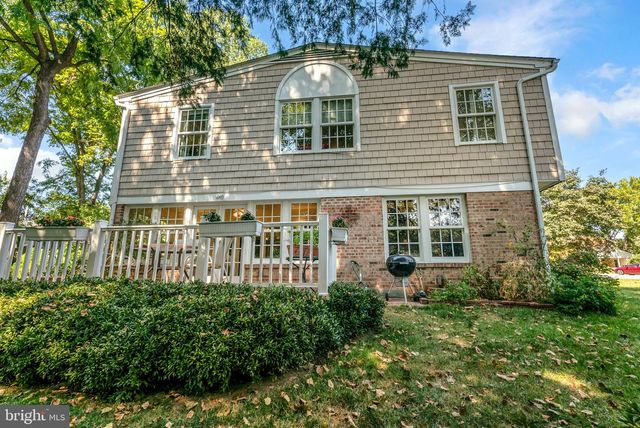 2708 N KENSINGTON ST, Arlington, VA 22207