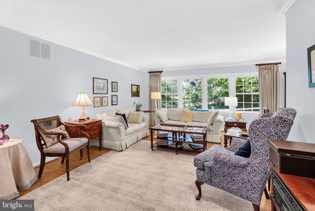 2708 N KENSINGTON ST, Arlington, VA 22207