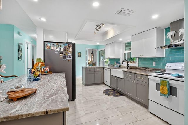 4638 VINSETTA AVENUE, North Fort Myers, FL 33903