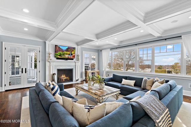 9 Beacon Hill Road, Atlantic Highlands, NJ 07716