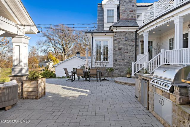 9 Beacon Hill Road, Atlantic Highlands, NJ 07716