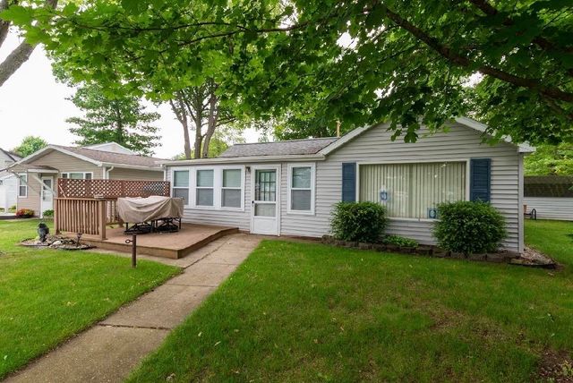 735 Pleasant Shores Street, Gladwin, MI 48624