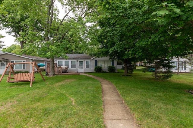 735 Pleasant Shores Street, Gladwin, MI 48624