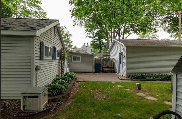735 Pleasant Shores Street, Gladwin, MI 48624