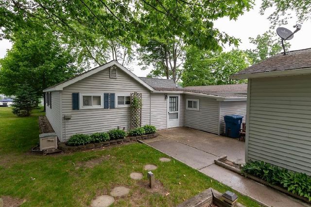 735 Pleasant Shores Street, Gladwin, MI 48624