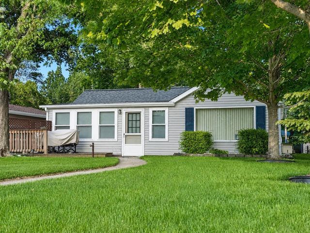 735 Pleasant Shores Street, Gladwin, MI 48624