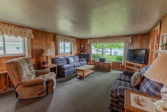 735 Pleasant Shores Street, Gladwin, MI 48624