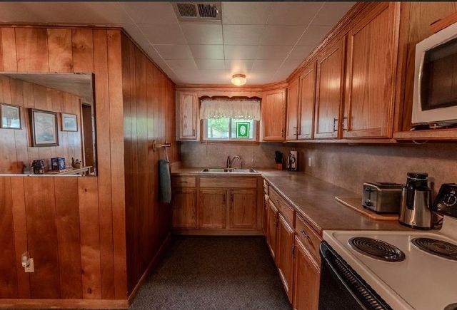 735 Pleasant Shores Street, Gladwin, MI 48624