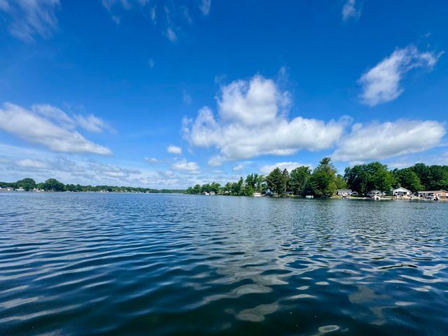 735 Pleasant Shores Street, Gladwin, MI 48624