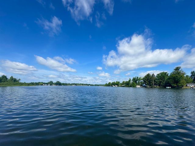 735 Pleasant Shores Street, Gladwin, MI 48624
