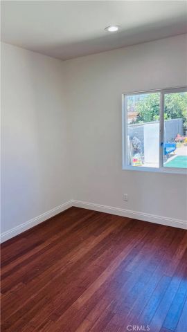 15049 La Mesa, Los Angeles, CA 91342