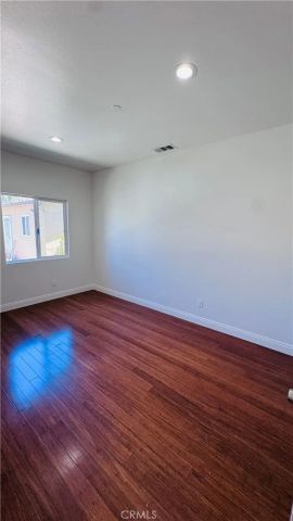 15049 La Mesa, Los Angeles, CA 91342