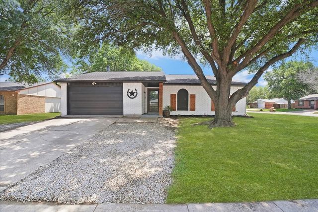7313 Lee Drive, Forest Hill, TX 76140