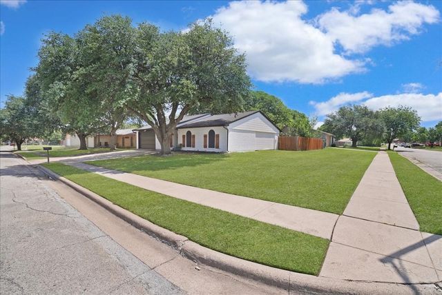 7313 Lee Drive, Forest Hill, TX 76140