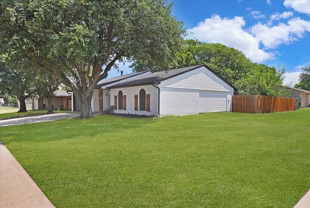 7313 Lee Drive, Forest Hill, TX 76140