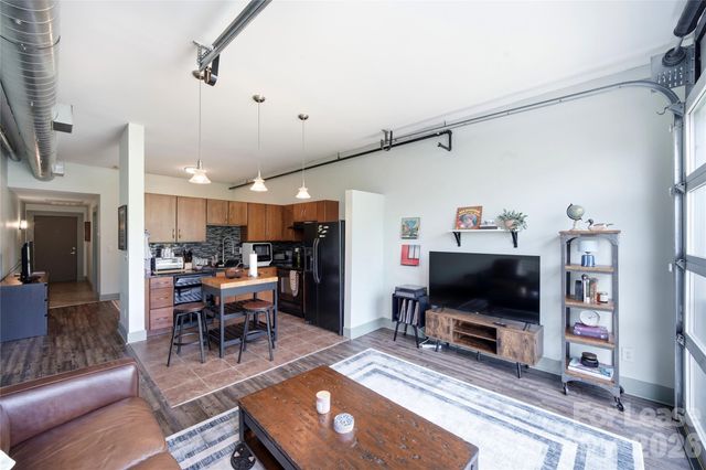 1611 Central Avenue 400, Charlotte, NC 28205