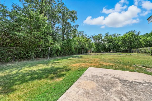 3216 Marys Lane, Fort Worth, TX 76116