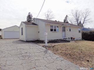 88 Brookview Avenue, Waterbury, CT 06706