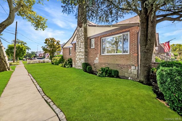 157 Oceanview Road, East Rockaway, NY 11518