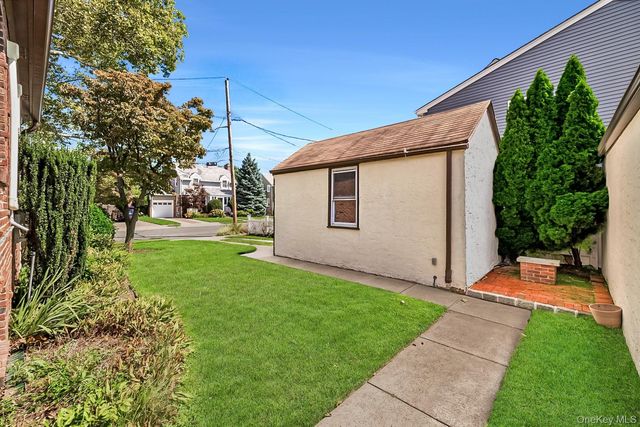 157 Oceanview Road, East Rockaway, NY 11518