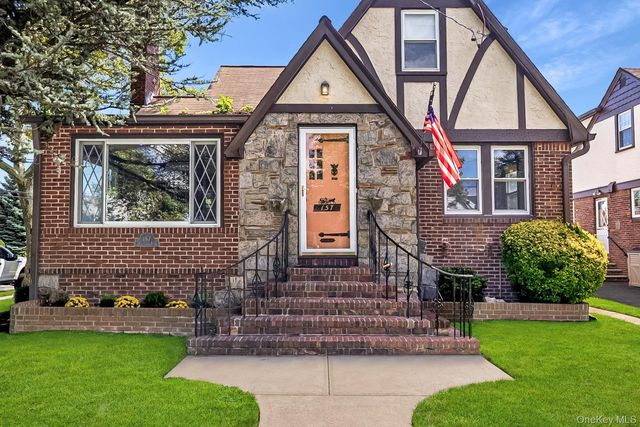 157 Oceanview Road, East Rockaway, NY 11518