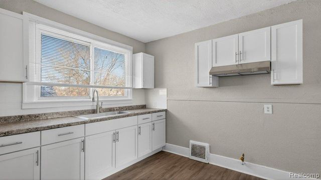 15820 Muirland Street, Detroit, MI 48238