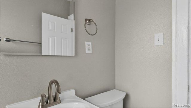 15820 Muirland Street, Detroit, MI 48238