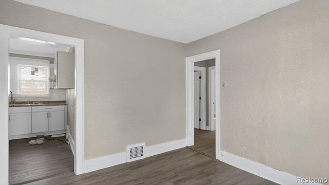 15820 Muirland Street, Detroit, MI 48238