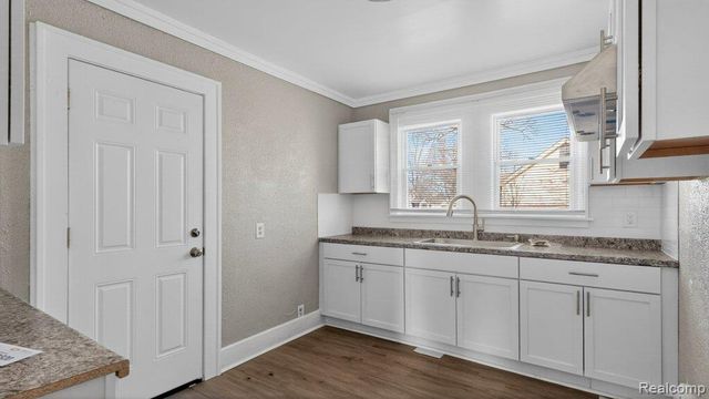 15820 Muirland Street, Detroit, MI 48238