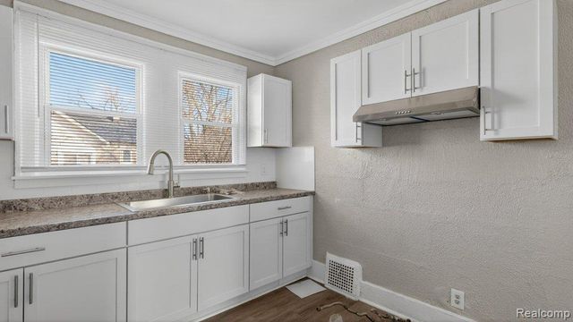 15820 Muirland Street, Detroit, MI 48238