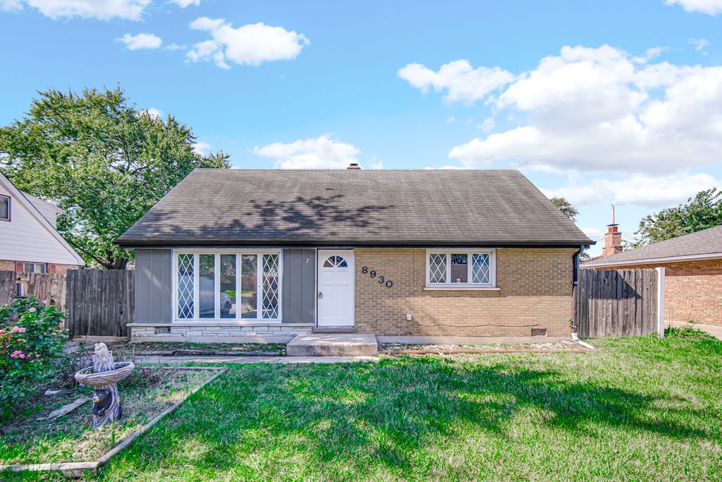 8930 Saratoga Drive, Bridgeview, IL 60455 — photo 2