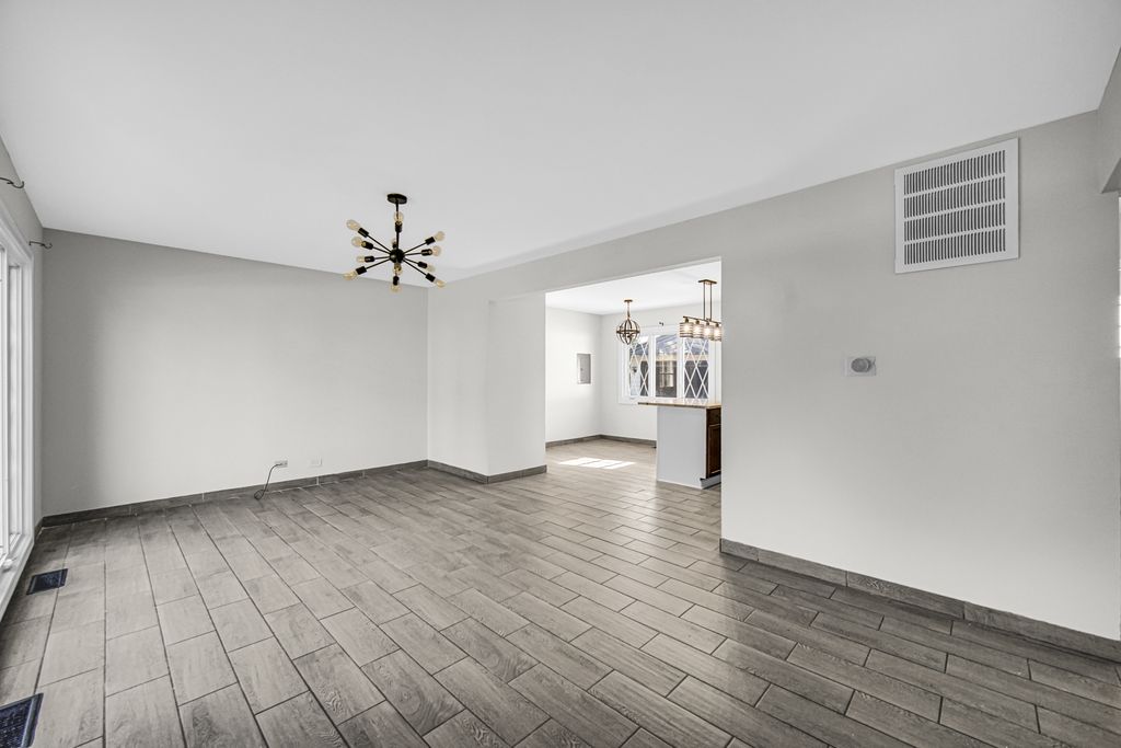 8930 Saratoga Drive, Bridgeview, IL 60455 — photo 5