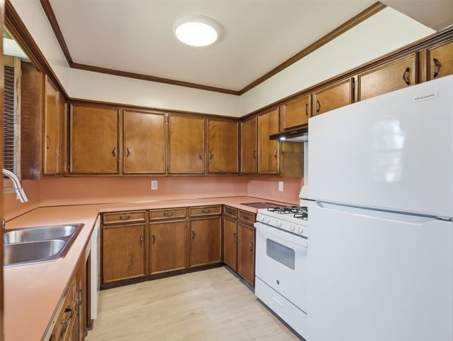 13328 Southview Lane, Dallas, TX 75240
