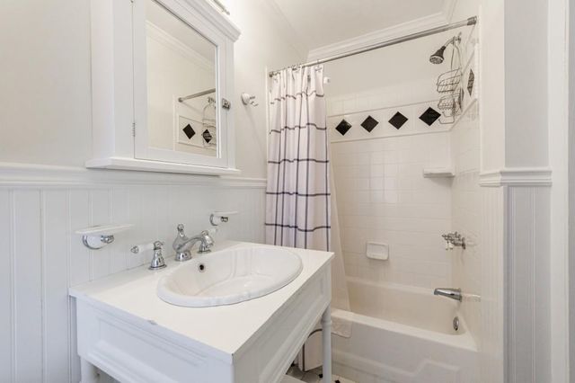 6570 Wright Road, Atlanta, GA 30328