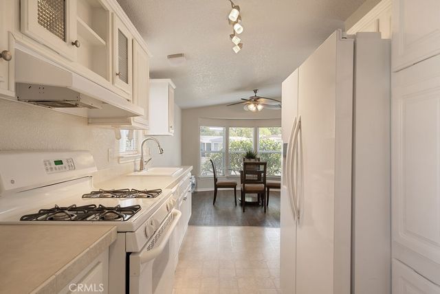 840 E Foothill 84, Azusa, CA 91702