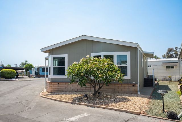 840 E Foothill 84, Azusa, CA 91702