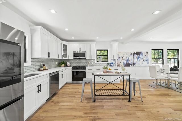 149 Fendale Street, Franklin Square, NY 11010