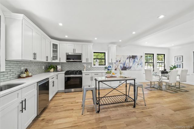 149 Fendale Street, Franklin Square, NY 11010