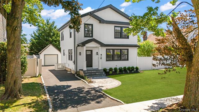 149 Fendale Street, Franklin Square, NY 11010