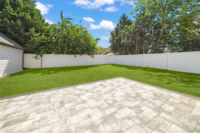 149 Fendale Street, Franklin Square, NY 11010