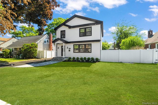 149 Fendale Street, Franklin Square, NY 11010