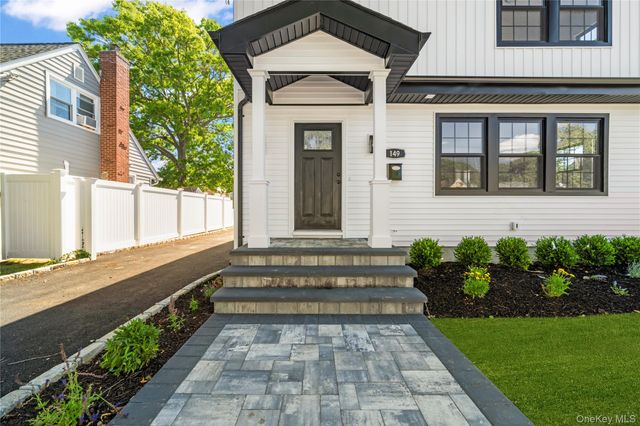 149 Fendale Street, Franklin Square, NY 11010