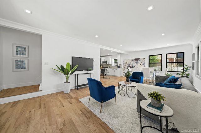 149 Fendale Street, Franklin Square, NY 11010